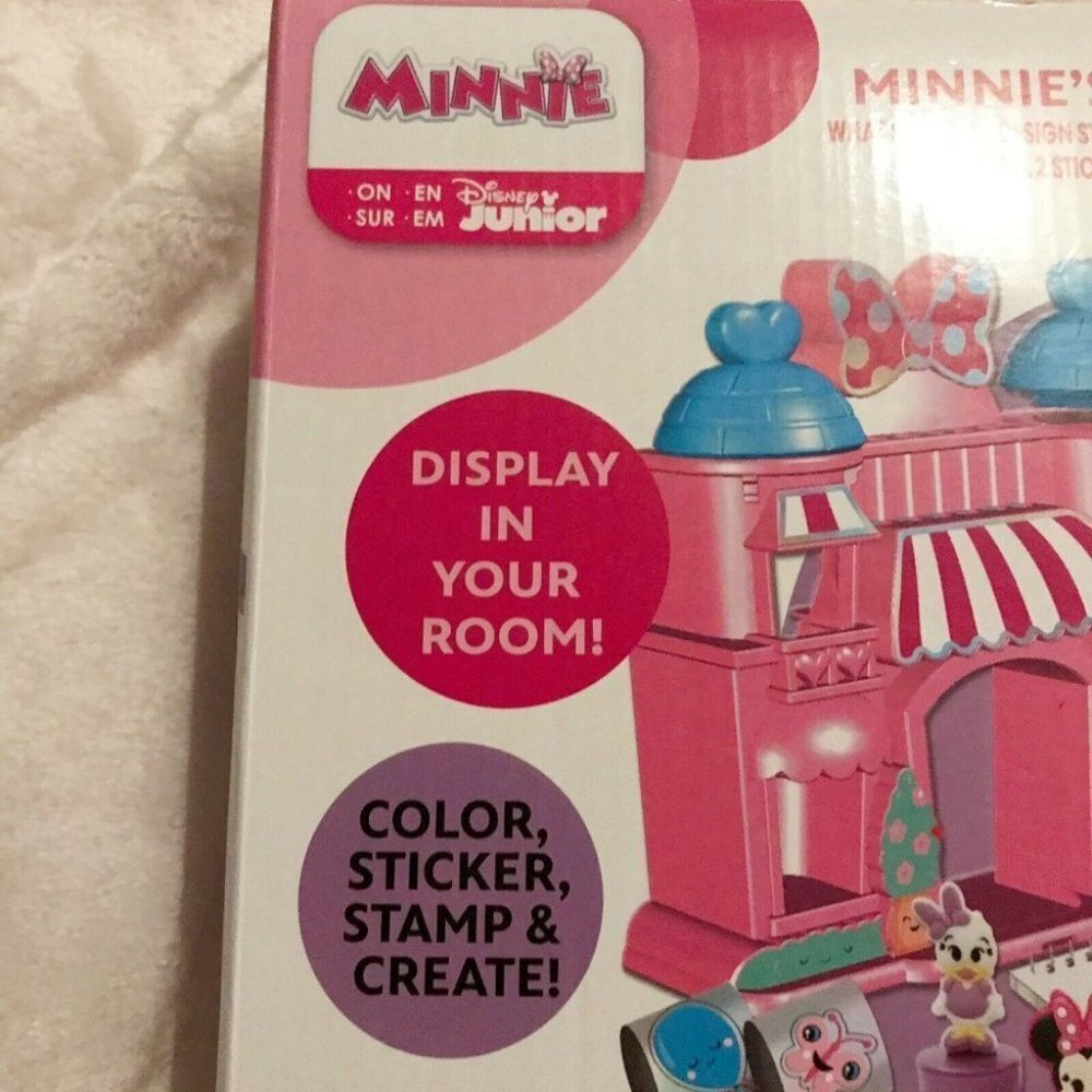 DISNEY Junior Minnie’s Design Studio With Stickers Stamps Activities New - Picture 8 of 12